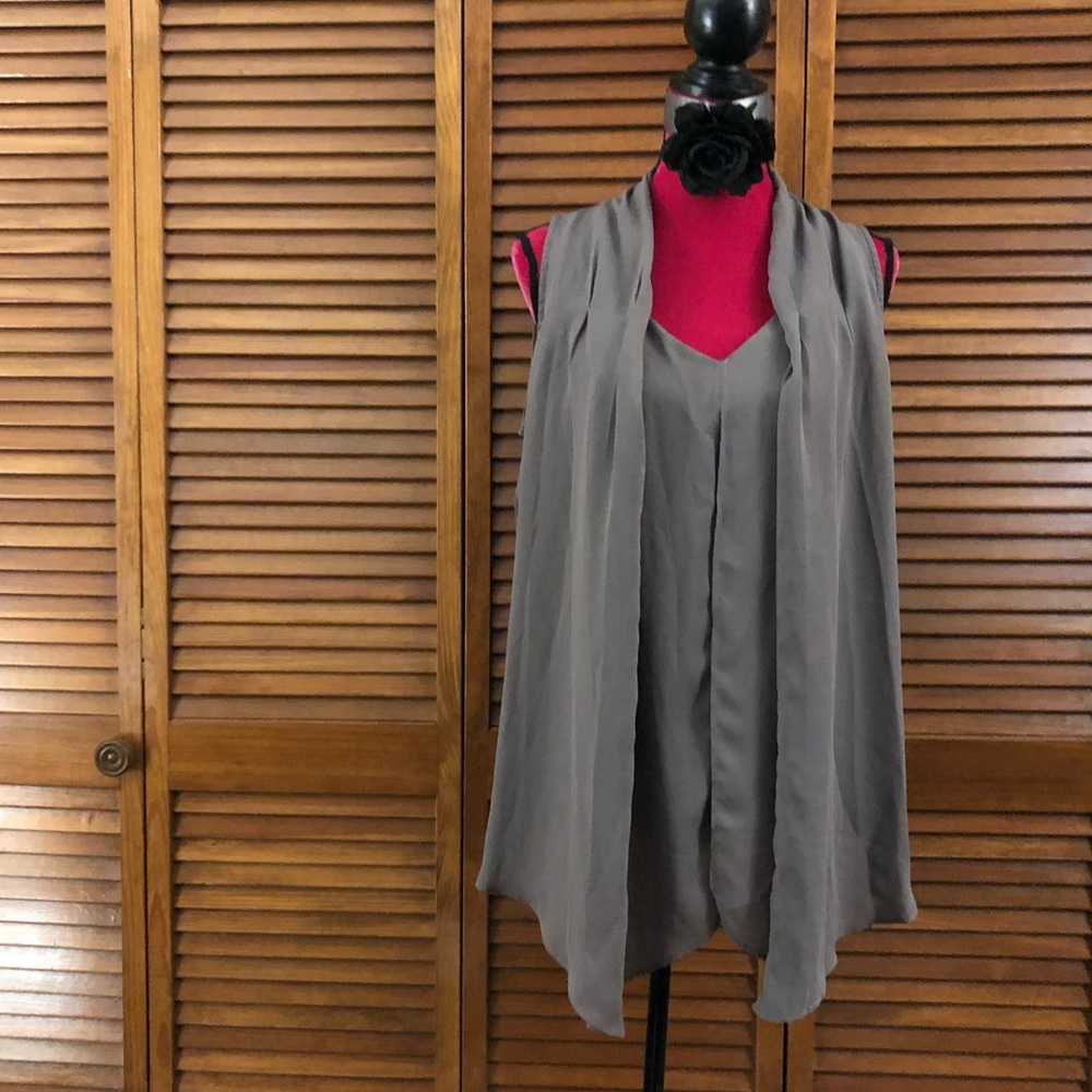 Chiffon fly away top 👚